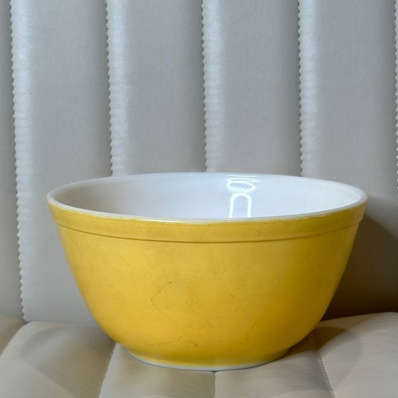 Vintage PYREX 402 Mixing Bowl 1.5 qt Golden Yellow Ovenware Daisy Series GUC 60s - Picture 8 of 12